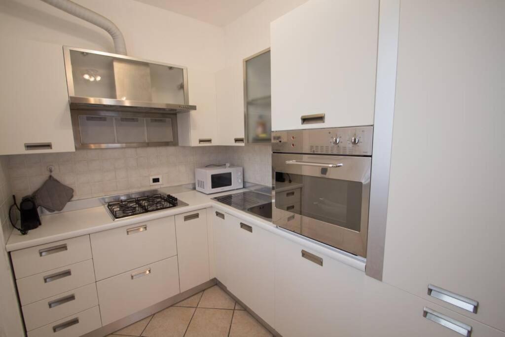 Appartamento Ristrutturato Con Terrazzo Varazze Luaran gambar